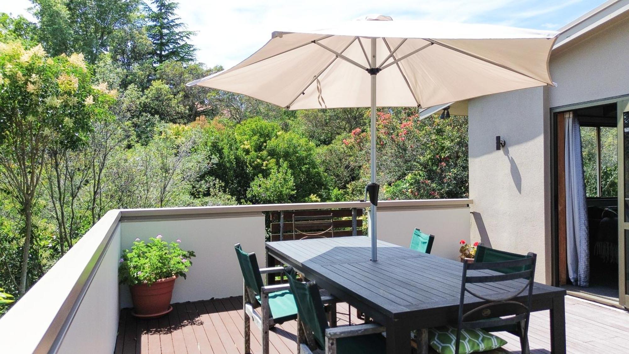 Large, Comfy, Stylish Apartment Havelock North Bagian luar foto
