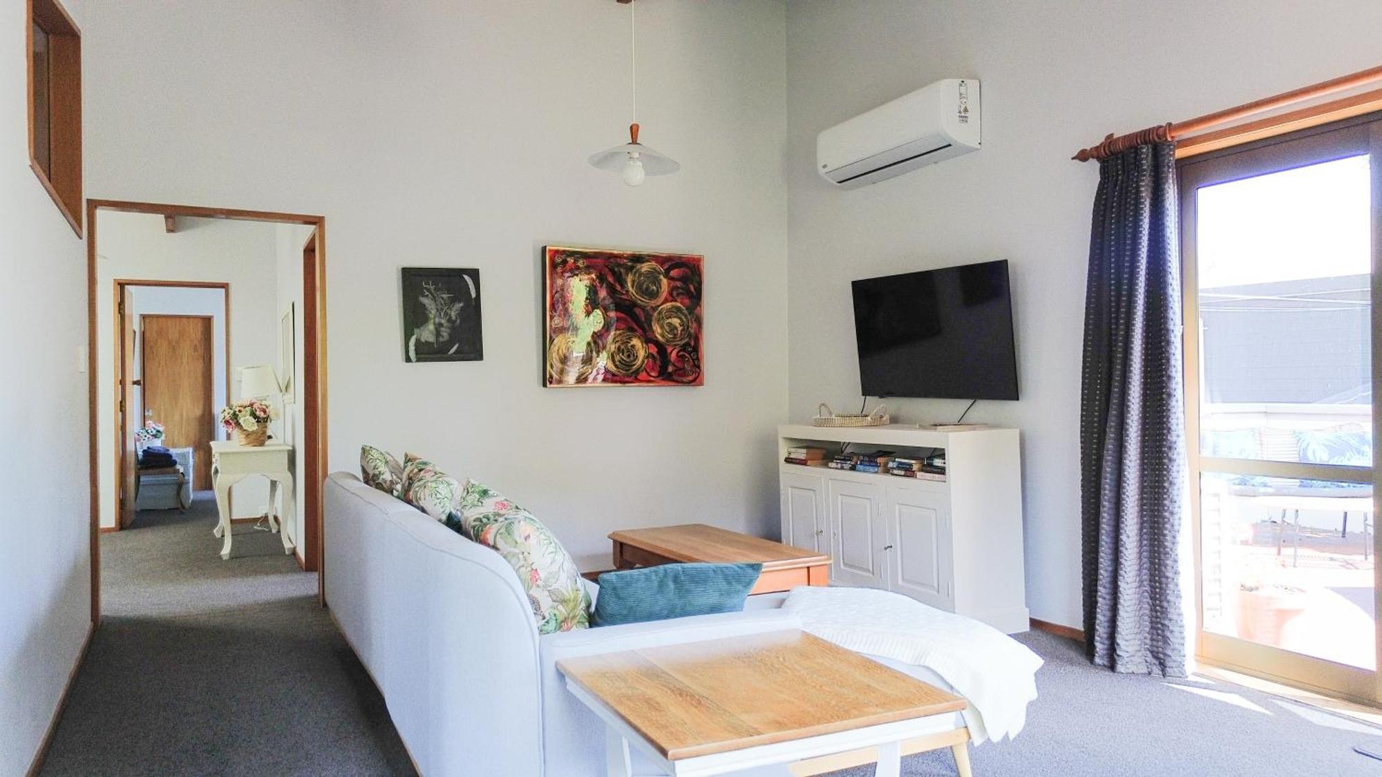 Large, Comfy, Stylish Apartment Havelock North Bagian luar foto